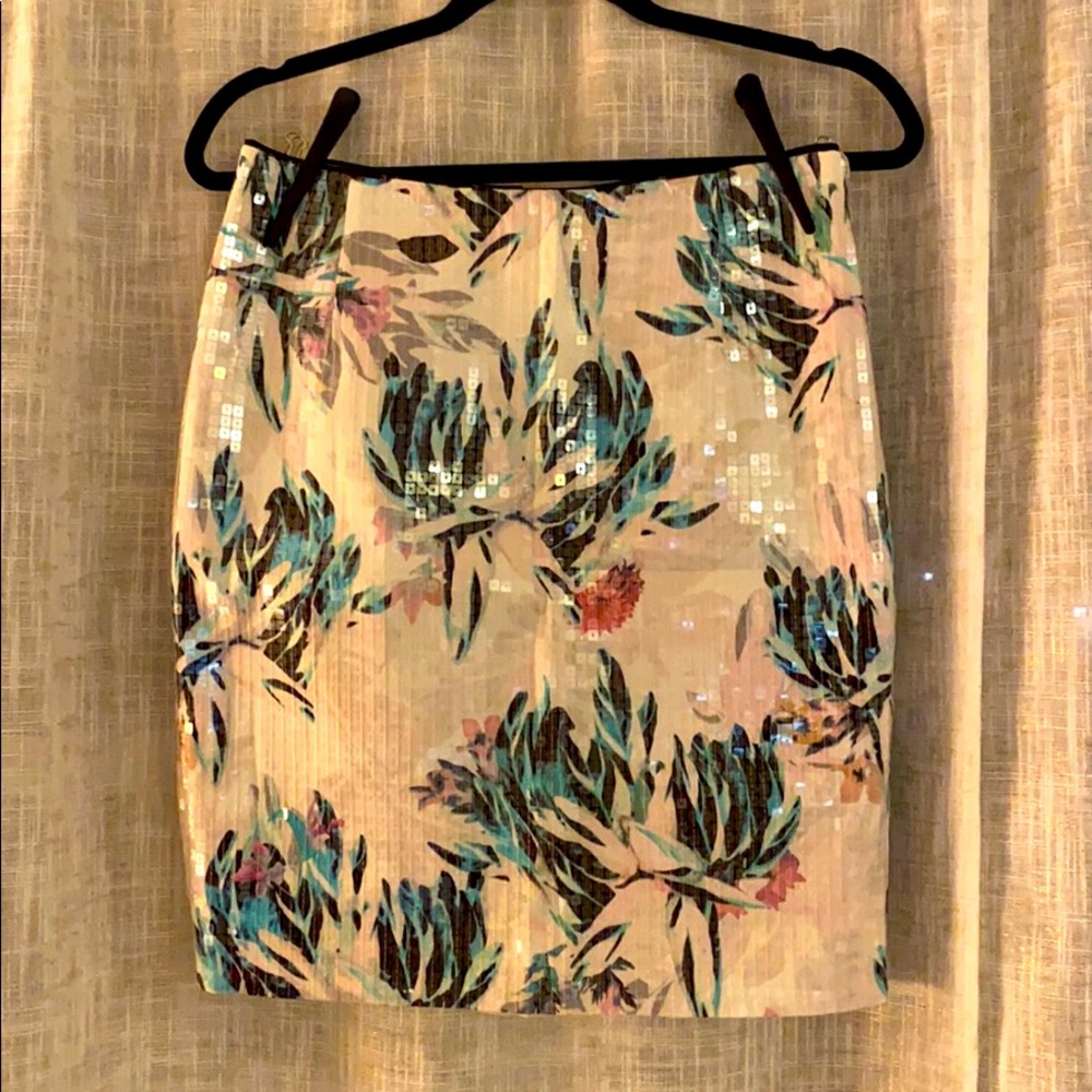 White tropical floral sequin print pencil skirt